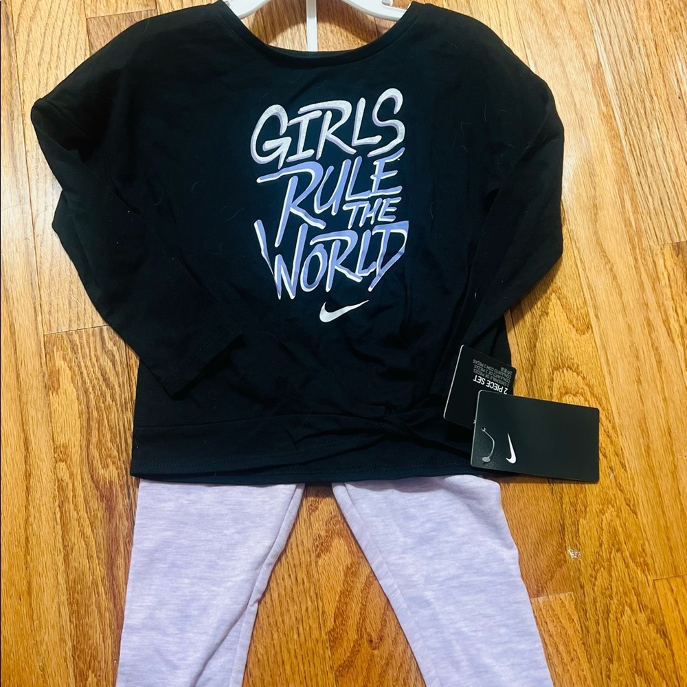 Toddler girls Nike set (2T)